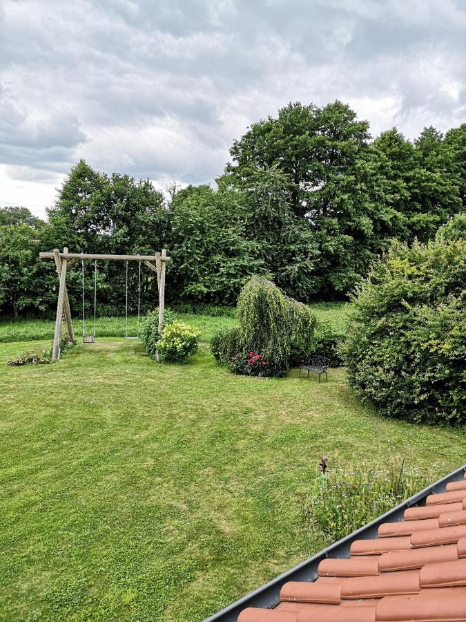 Aparthotel Landleben Eichenhof Himbergen Esterno foto